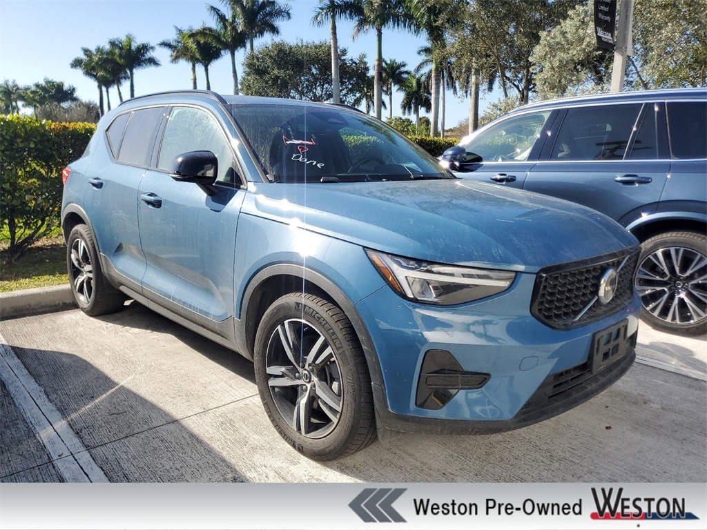 2024 Volvo XC40