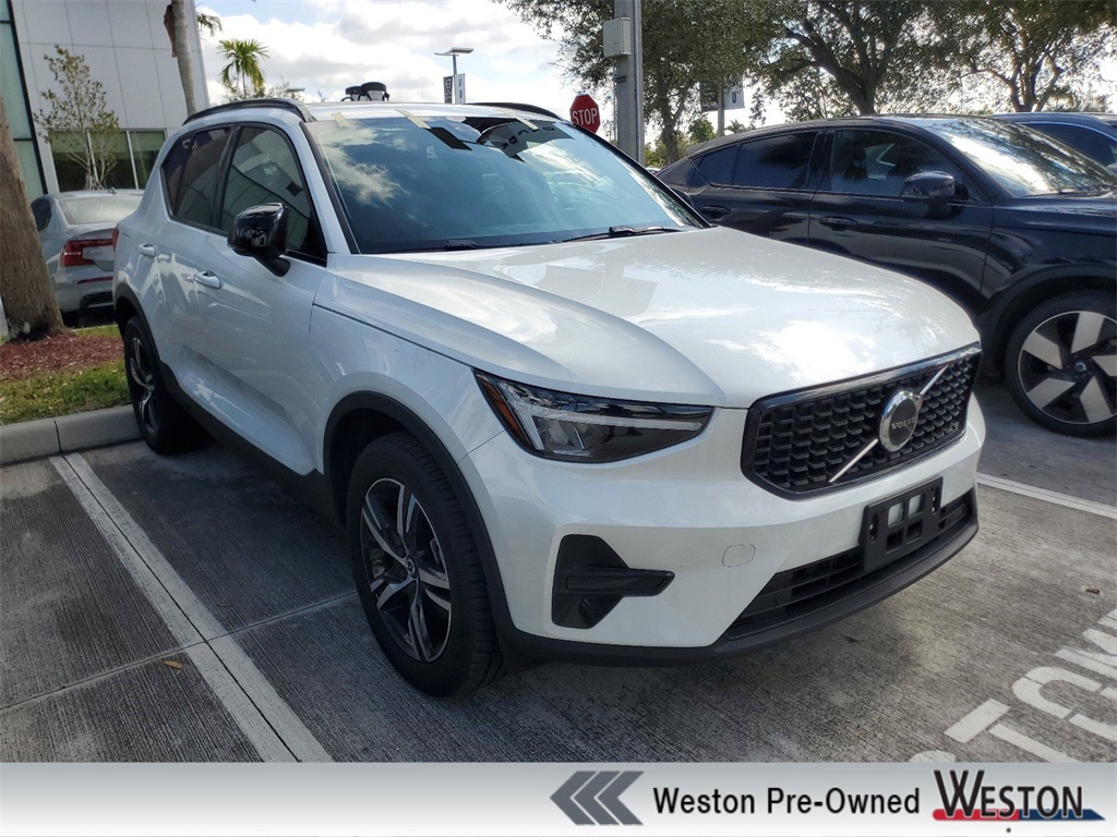 2024 Volvo XC40