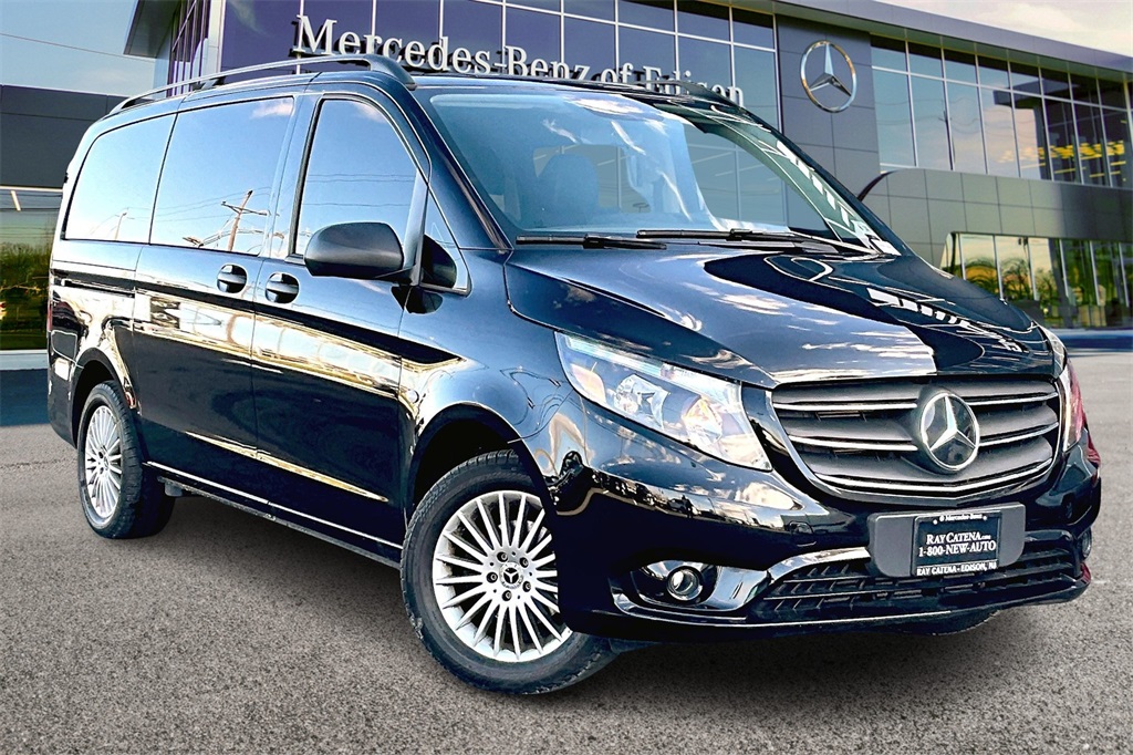 2023 Mercedes-Benz Metris Passenger Van