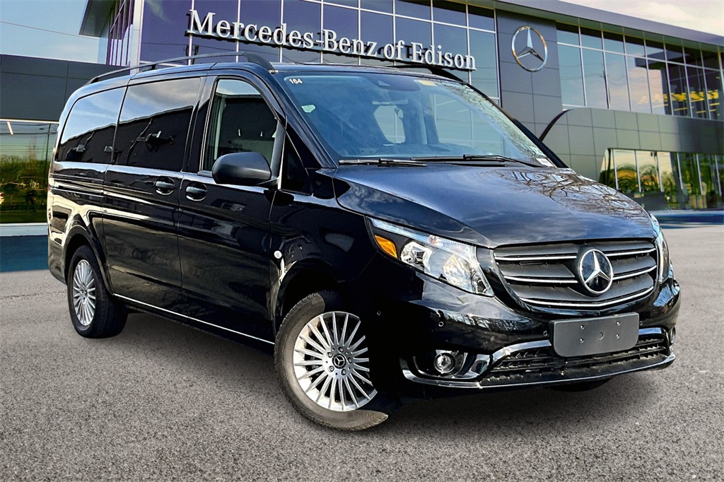 2023 Mercedes-Benz Metris Passenger Van