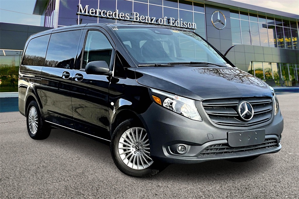 2023 Mercedes-Benz Metris Passenger Van