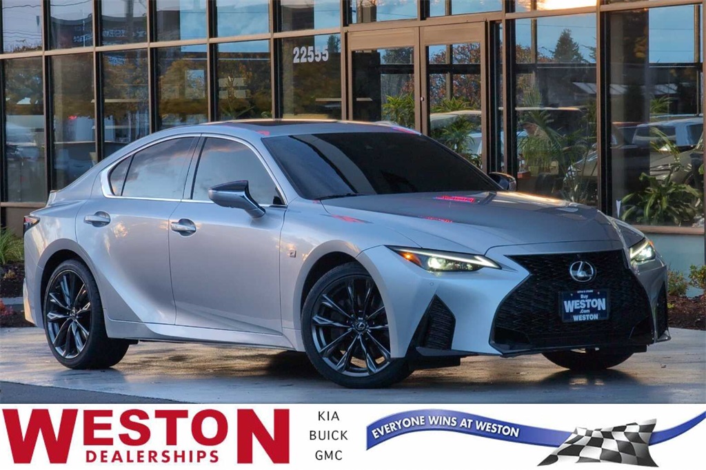 2022 Lexus IS