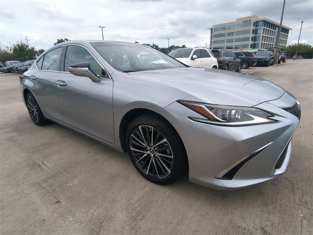 2022 Lexus ES