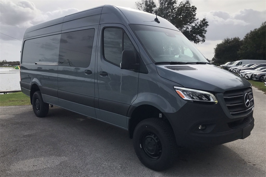 2024 Mercedes-Benz Sprinter Cargo Van