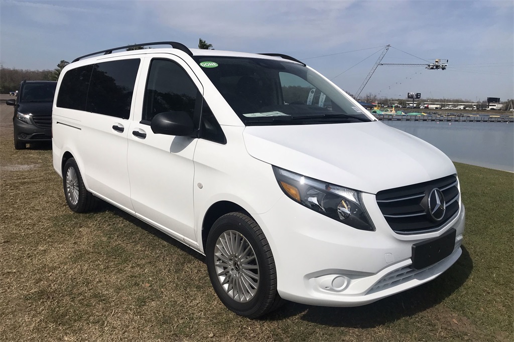 2023 Mercedes-Benz Metris Passenger Van