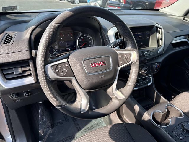 2023 GMC Terrain SLE — photo 1 of 12