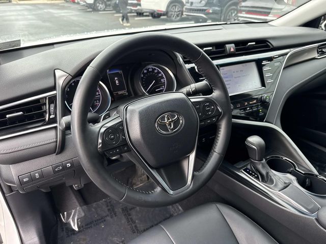 2018 Toyota Camry SE — photo 1 of 12
