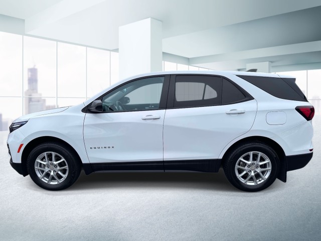 2023 Chevrolet Equinox LS — photo 1 of 12