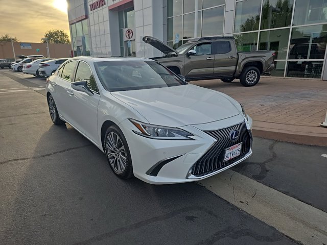 2019 Lexus ES