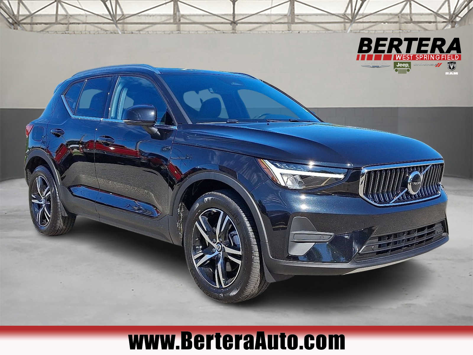 2025 Volvo XC40