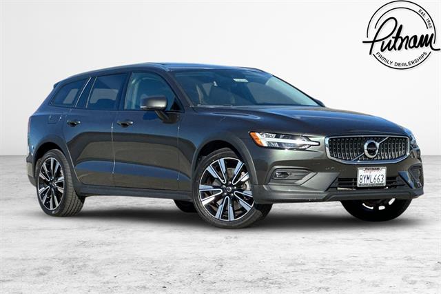 2021 Volvo V60 Cross Country