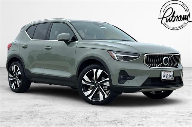 2024 Volvo XC40