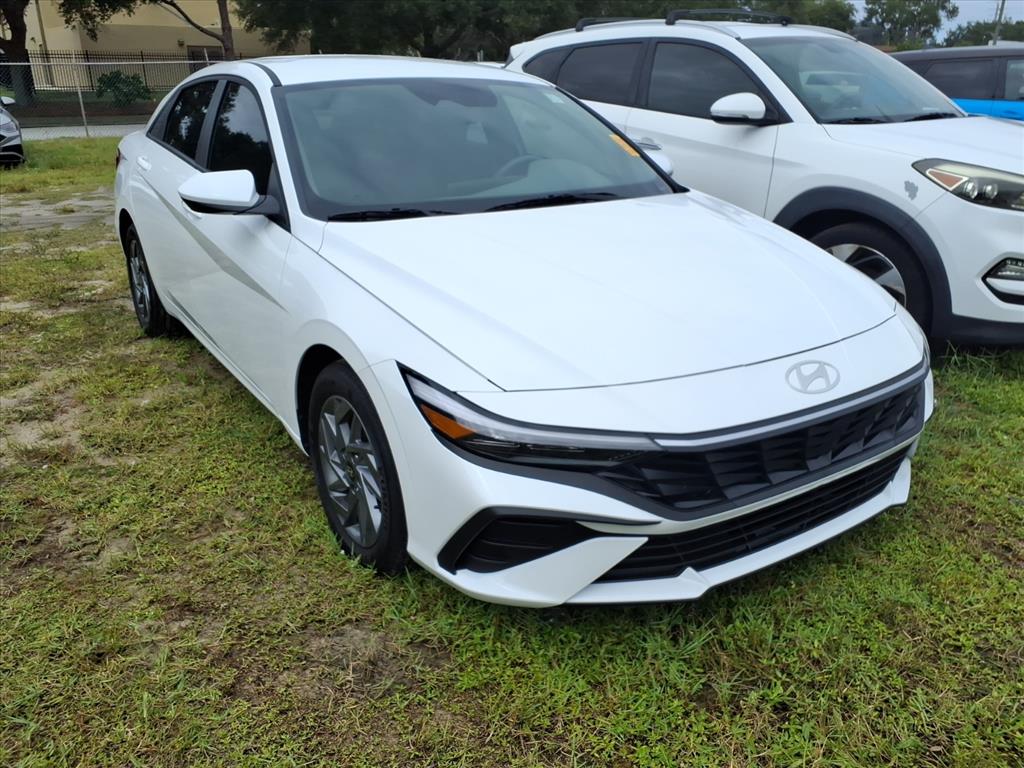 2025 Hyundai Elantra Hybrid