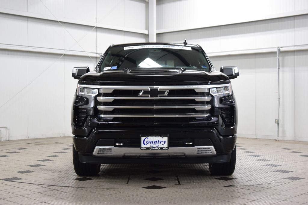 2025 Chevrolet Silverado 1500 High Country — photo 1 of 12