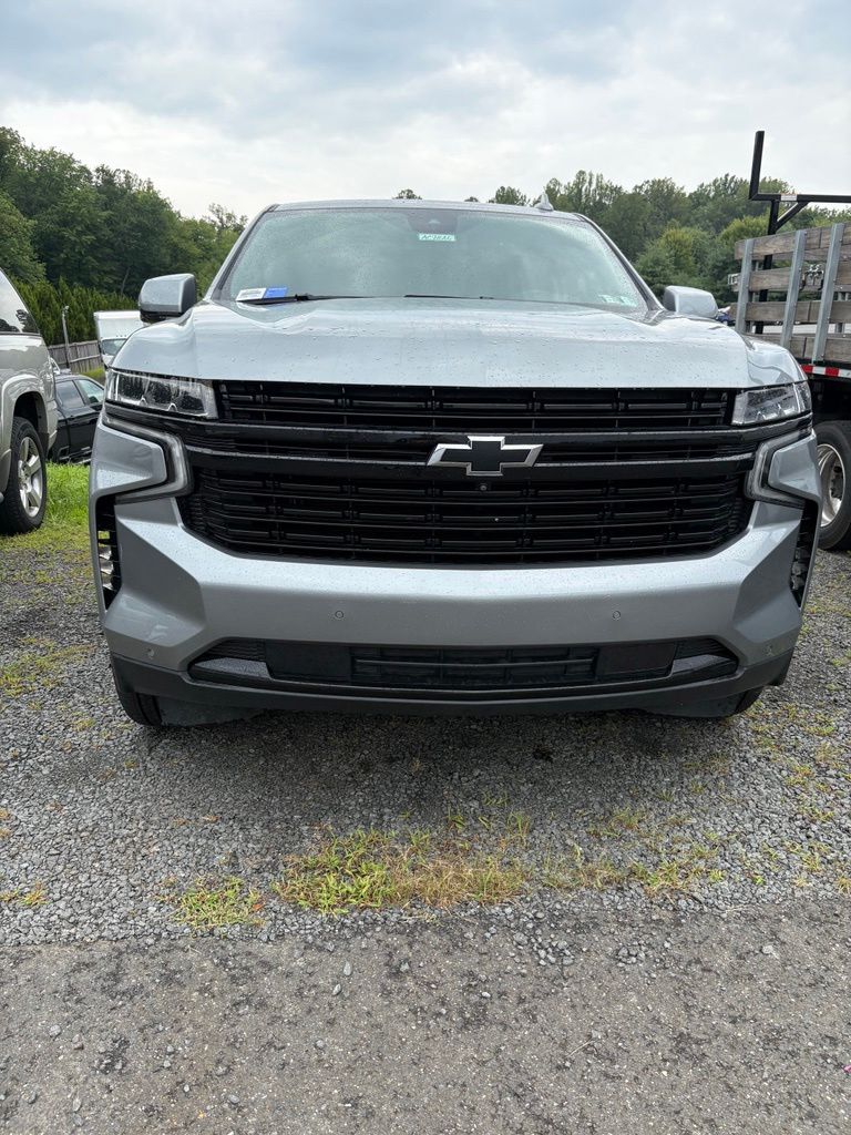 2024 Chevrolet Suburban RST — photo 1 of 12