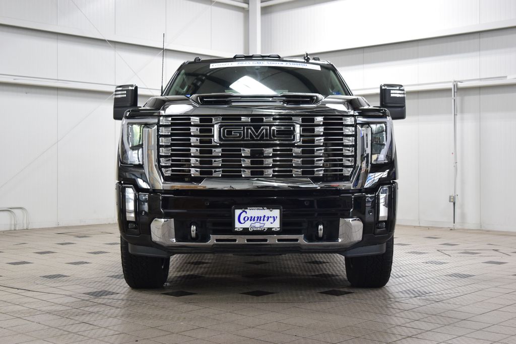 2025 GMC Sierra 2500HD Denali — photo 1 of 12