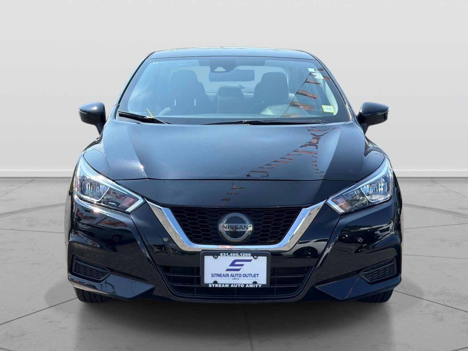 2020 Nissan Versa 1.6 SV — photo 1 of 12