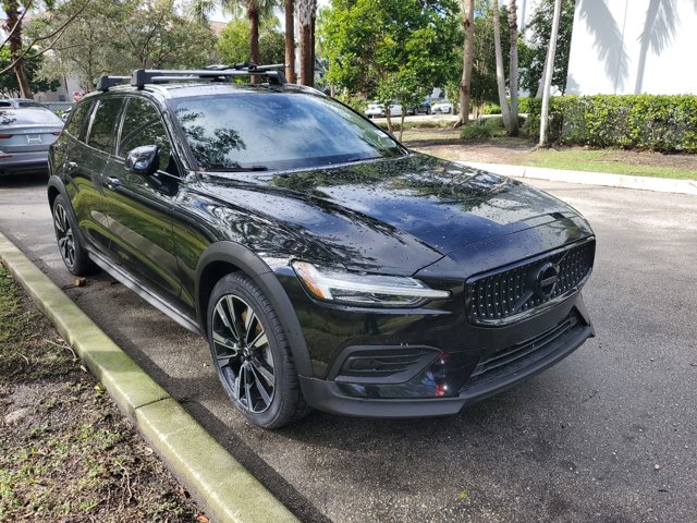 2020 Volvo V60 Cross Country