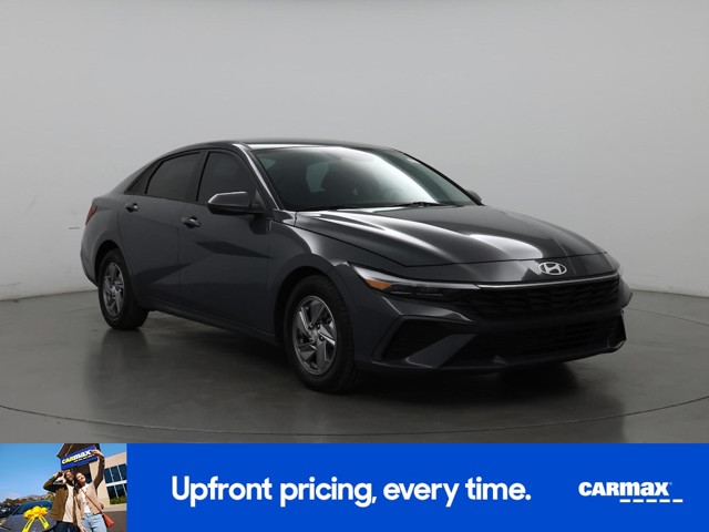 2024 Hyundai Elantra SE