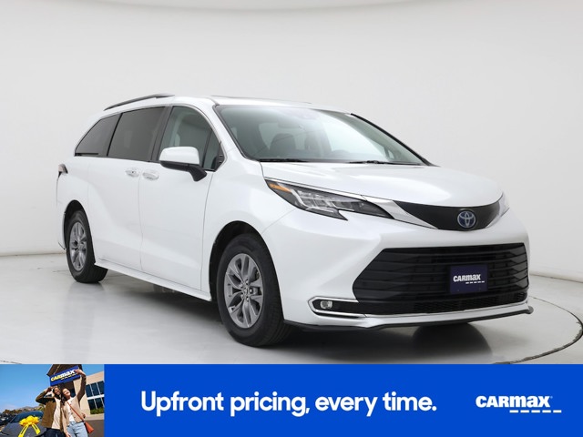 2022 Toyota Sienna XLE