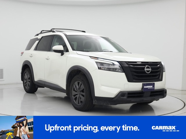 2023 Nissan Pathfinder SV