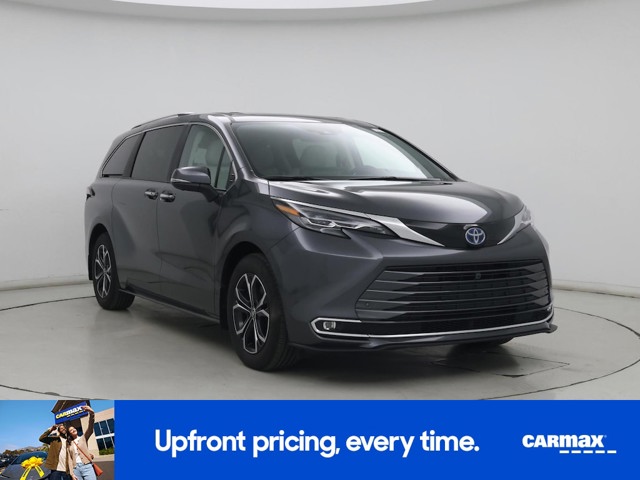 2025 Toyota Sienna Platinum