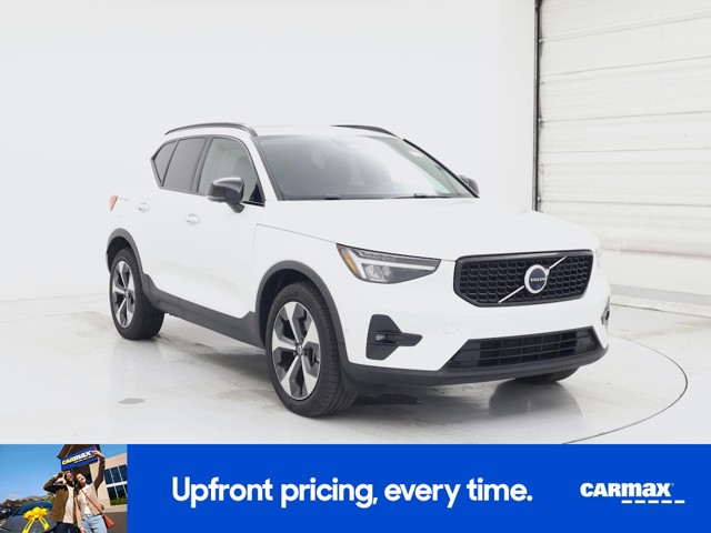 2023 Volvo XC40 B4 Ultimate Bright Theme