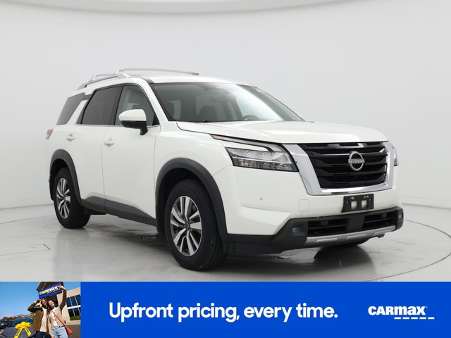 2022 Nissan Pathfinder SL