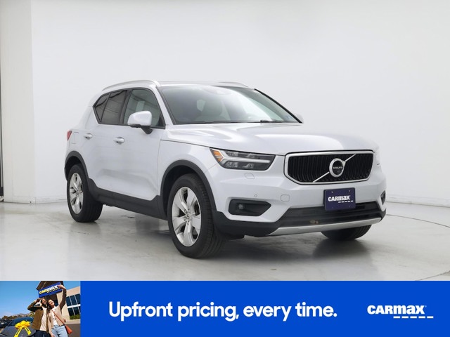 2020 Volvo XC40 T5 Momentum