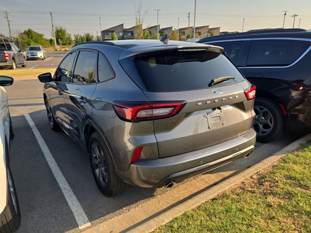 2024 Ford Escape ST-Line — photo 1 of 12