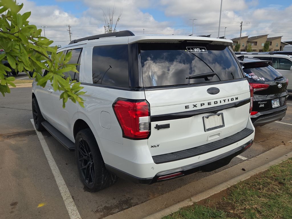 2023 Ford Expedition XLT — photo 1 of 4
