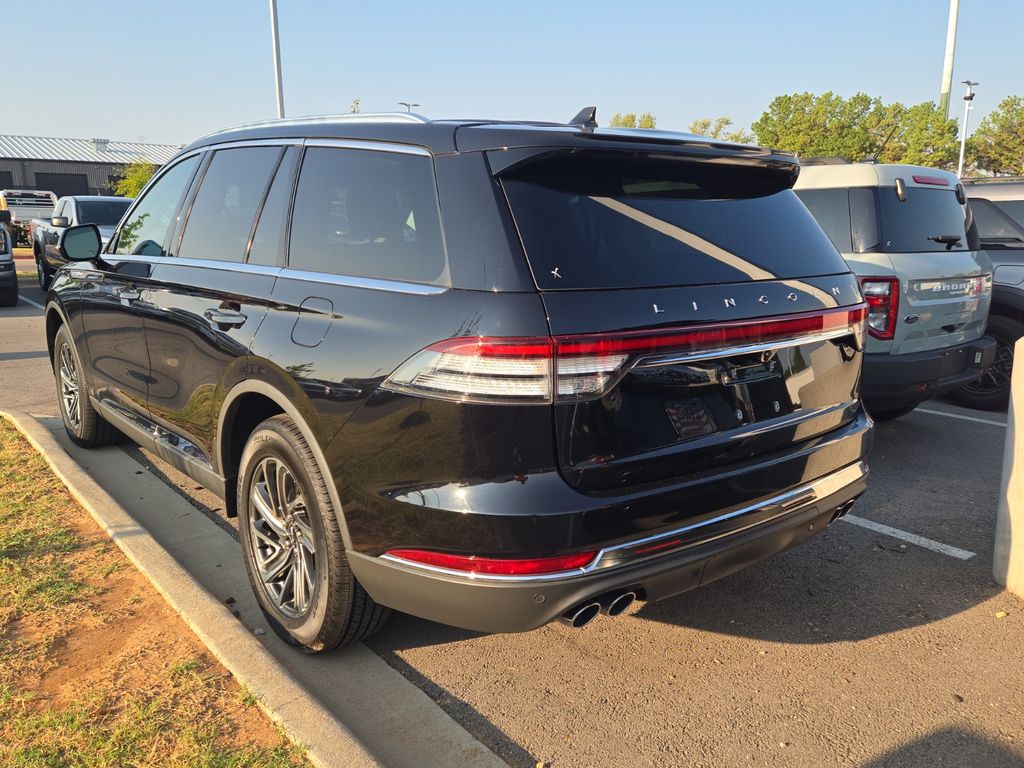2022 Lincoln Aviator Standard — photo 1 of 4