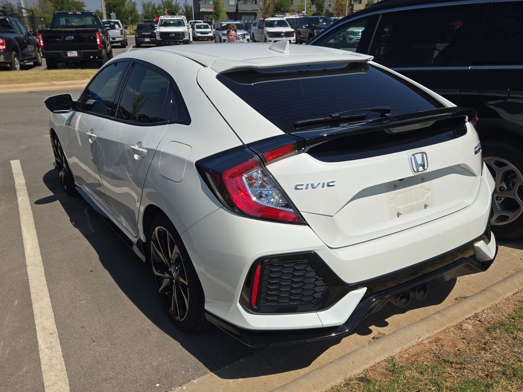 2018 Honda Civic Hatchback Sport Touring — photo 1 of 4