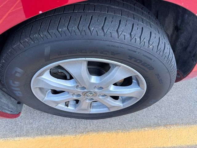 2011 Toyota Camry LE — photo 1 of 11