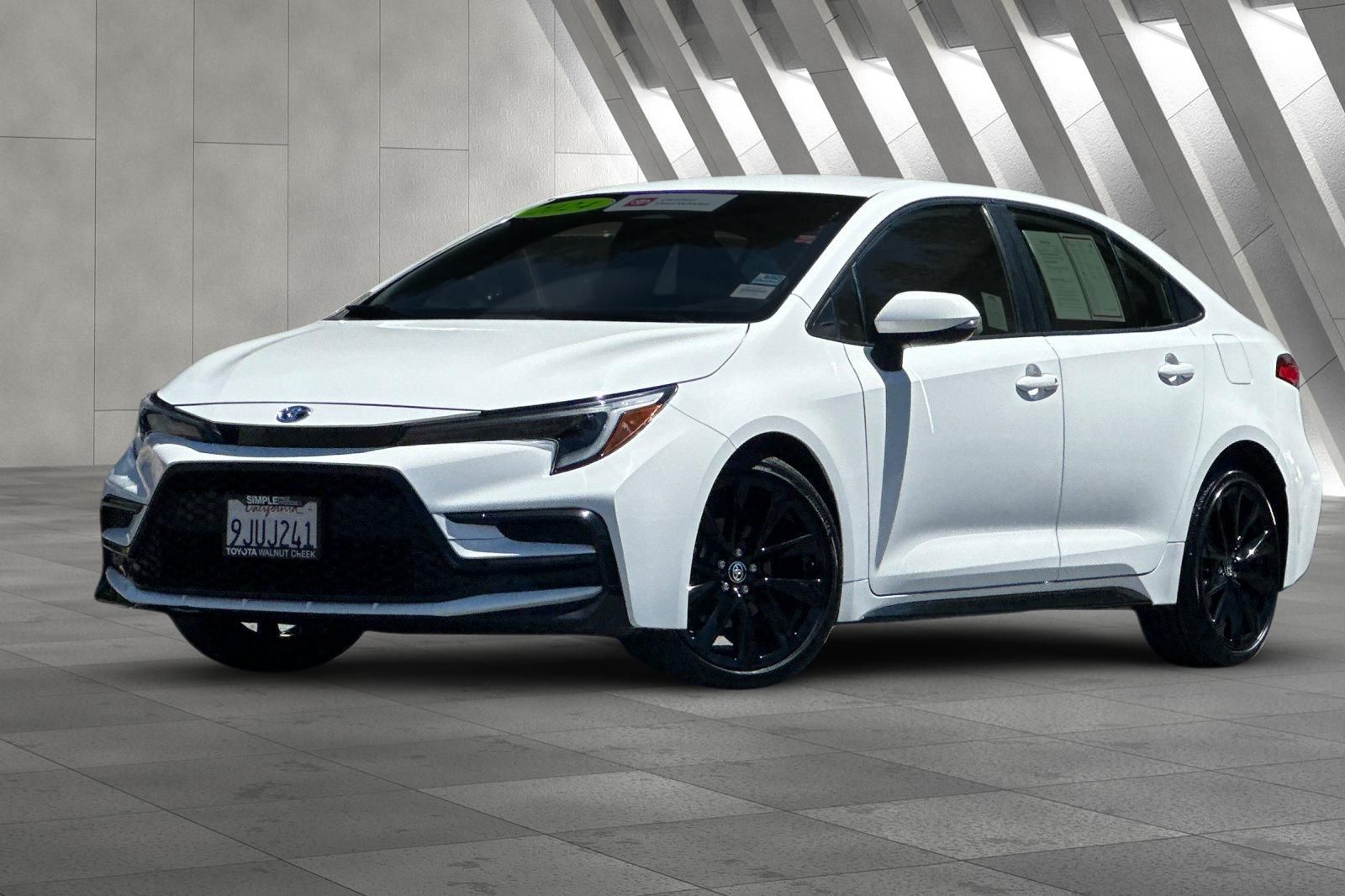 2024 Toyota Corolla SE — photo 1 of 12