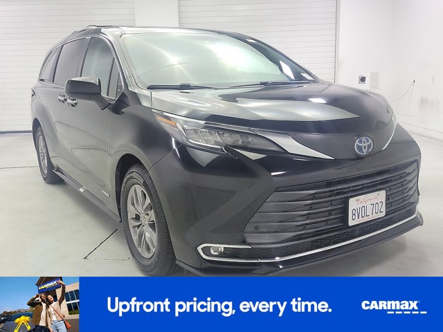 2021 Toyota Sienna XLE