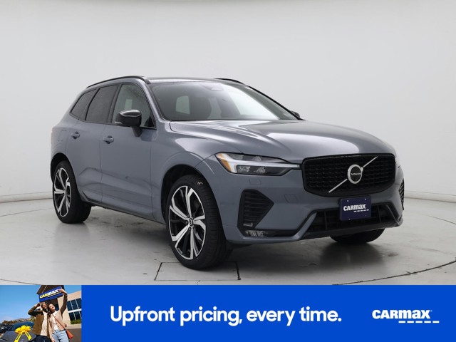 2024 Volvo XC60 B5 Ultimate Dark Theme