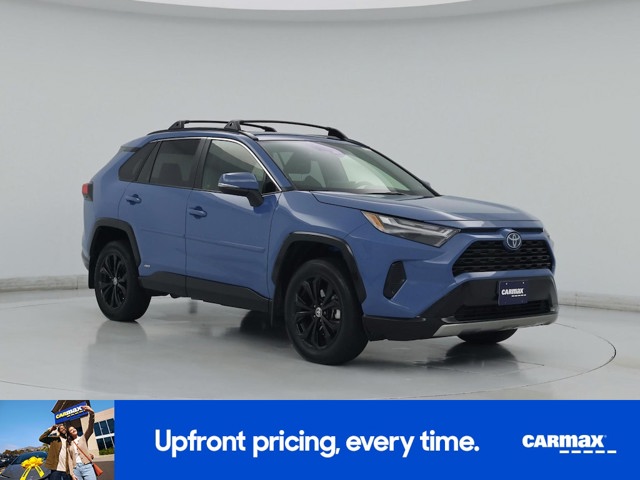 2022 Toyota RAV4 SE