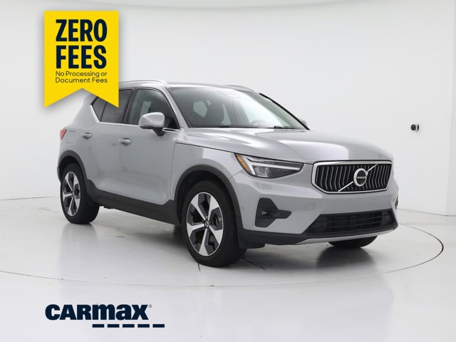 2024 Volvo XC40 B5 Plus Bright Theme
