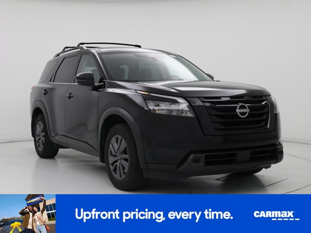 2023 Nissan Pathfinder SV