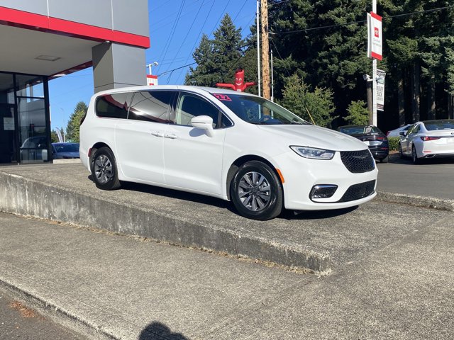 2022 Chrysler Pacifica Hybrid Touring L