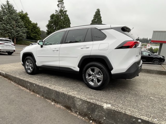 2024 Toyota RAV4 Hybrid LE — photo 1 of 9