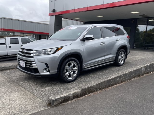 2019 Toyota Highlander Limited — photo 1 of 10