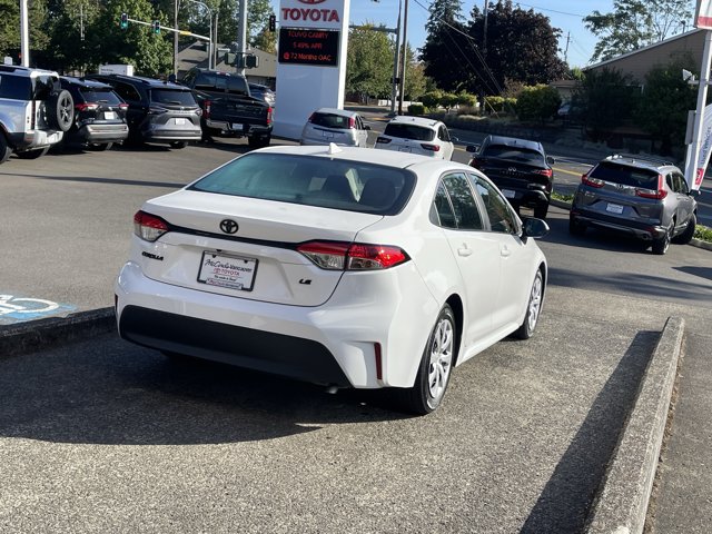 2024 Toyota Corolla LE — photo 1 of 8