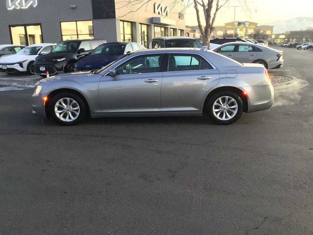 2016 Chrysler 300