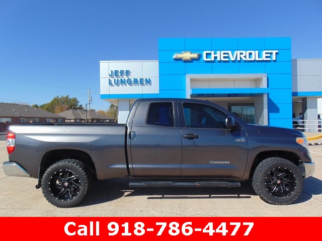 2015 Toyota Tundra 4WD Truck