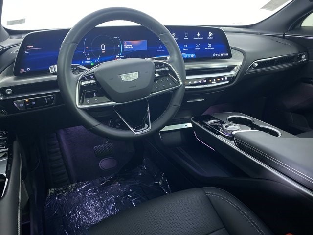 2024 Cadillac LYRIQ — photo 1 of 6