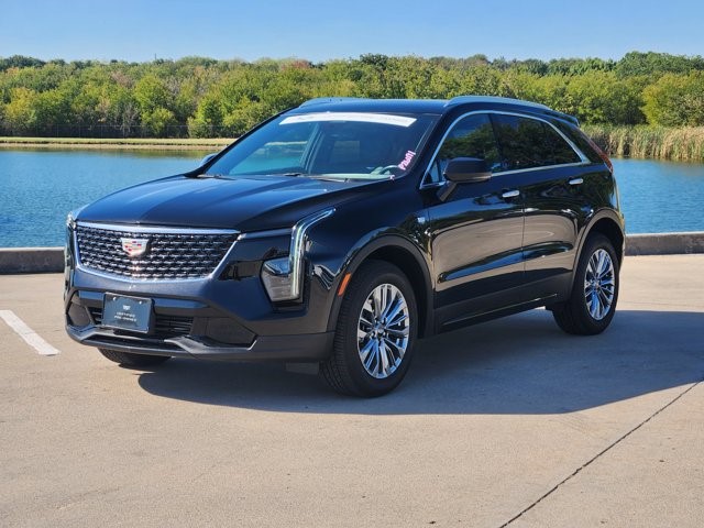 2024 Cadillac XT4 — photo 1 of 6