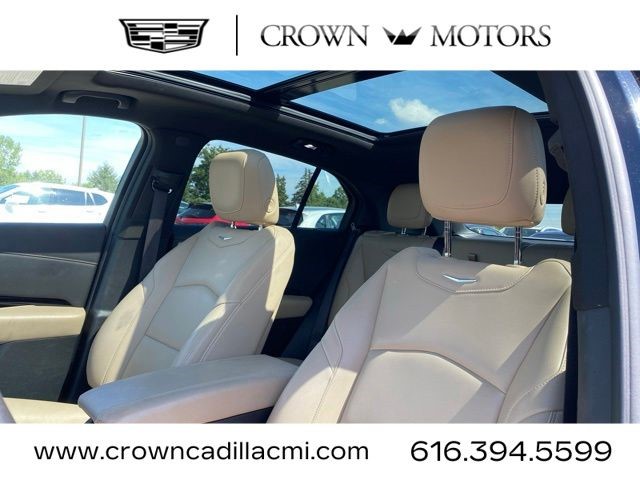 2024 Cadillac XT4 — photo 1 of 6