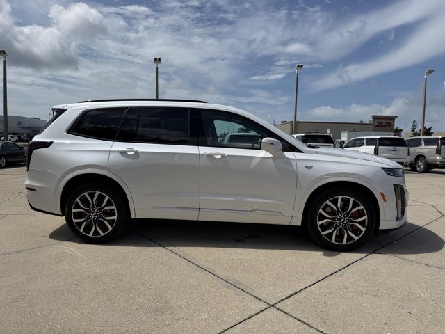2024 Cadillac XT6 — photo 1 of 6